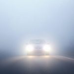 Jak używać świateł we mgle: kiedy włączyć mijania, przeciwmgłowe i po czym je wyłączyć