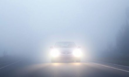 Jak używać świateł we mgle: kiedy włączyć mijania, przeciwmgłowe i po czym je wyłączyć